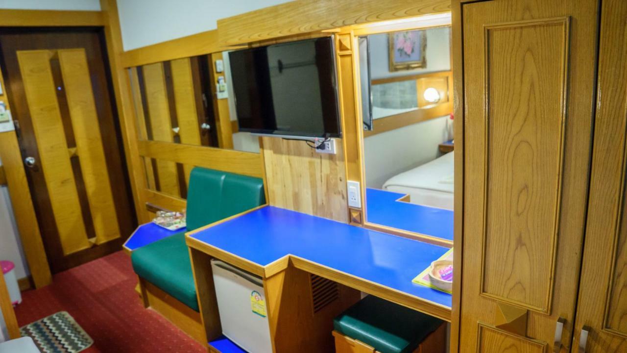 Siri Hotel Nakhonratchasima Eksteriør bilde